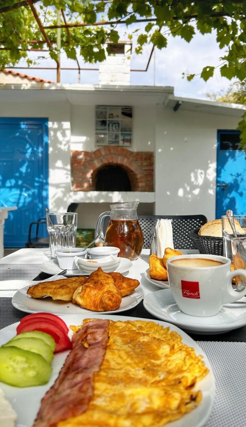 Ionian View B&B Himare Exterior photo